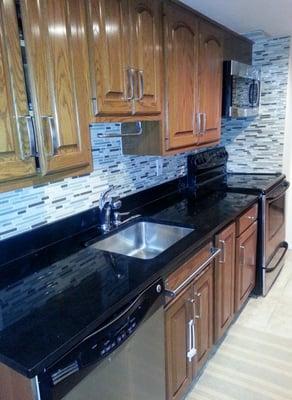 Kitchen backsplash tiling renovation