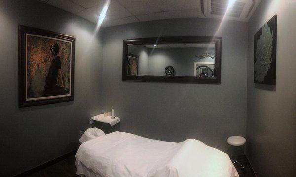 Here's our cozy massage room :)