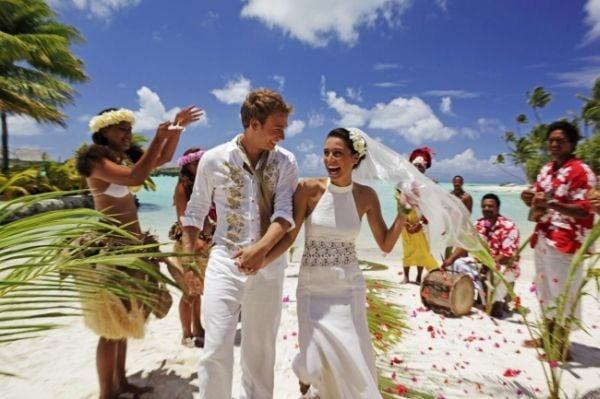 Beach wedding in Tahiti!