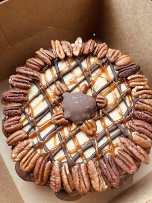 Mini turtle pecan cheesecake