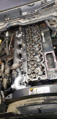 6.7 CUMMINS- NEW CYLINDER HEAD&STUDS