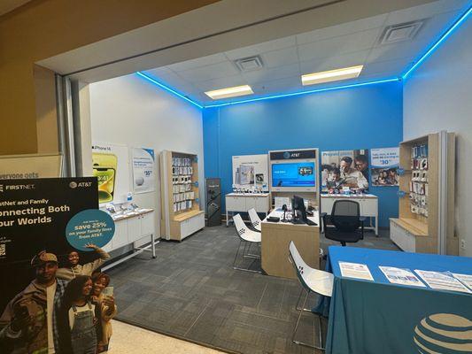 Small AT&T Store inside the 99 Ranch Market. You go into the market and on the left there is a small Authorized Retail Store