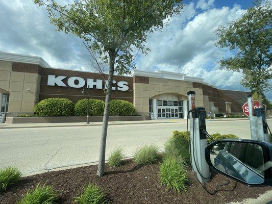 Entrance next to Homegoods, with Sephora branding