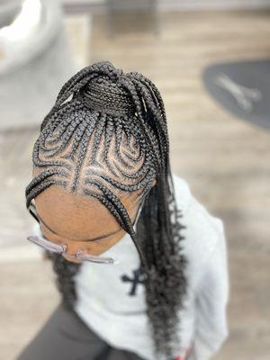 Fulani braids with knotless in the back (all ends curled)