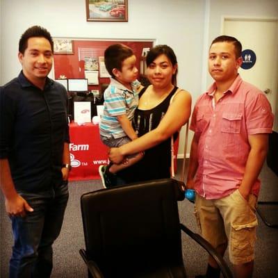 https://instagram.com/p/8ETO52n3ir/

We welcome the Franco's to the State Farm family!