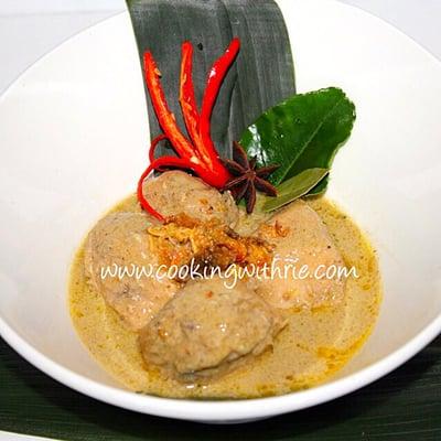 Opor Ayam/ Chicken in Coconut Gravy