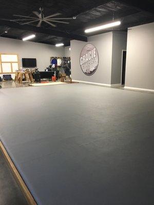 700 square feet of floating mat space