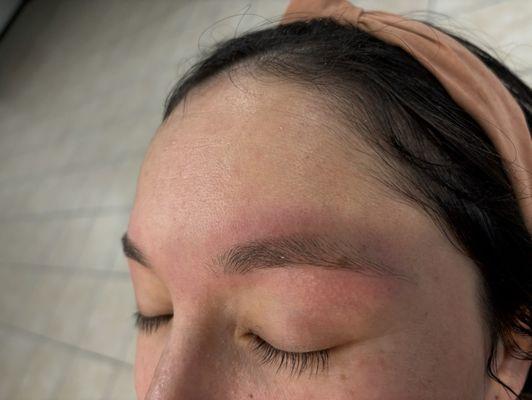 Eyebrows threading