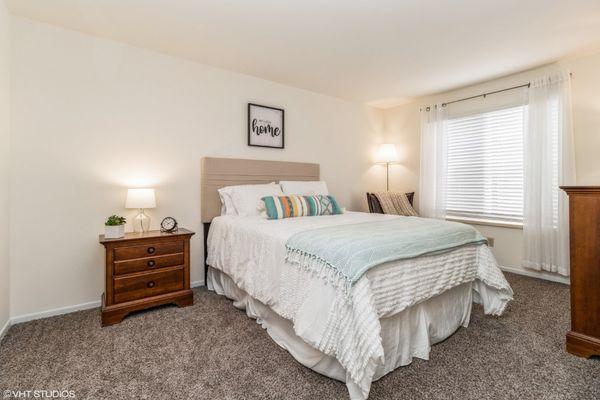 Large bedroom with walk-in closet