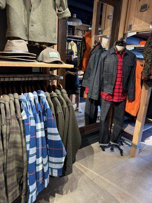 Filson has arrived in Los Angeles! What a great cozy and curated store for what every Angeleno needs!