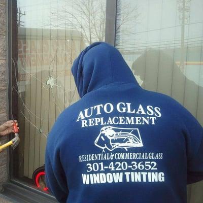 We also do resdientail and commerical  glass  and automobile  glass no job to big are to small so give us a call we will beat anybody price