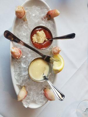 Chilled snow crab claws