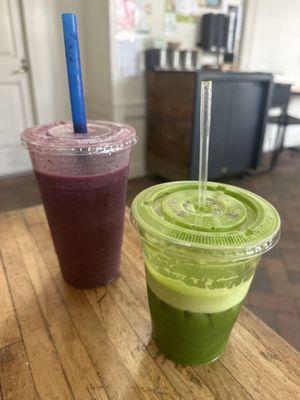 El Verde juice and mixed berries smoothie.  Refreshing .