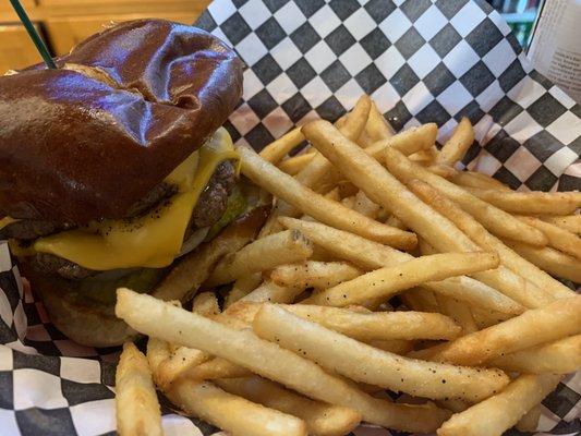 Pretzel Bun Cheeseburger w/Fries