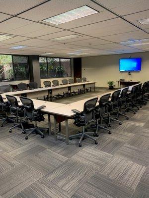 Let us help you plan your next staff meeting! The Middle Conference Room is perfect for groups up to 40-50.