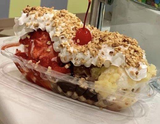 Delicious A-Peeling Banana Split