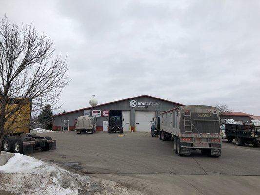 Front Entry Kriete Truck Center - Mauston in Winter