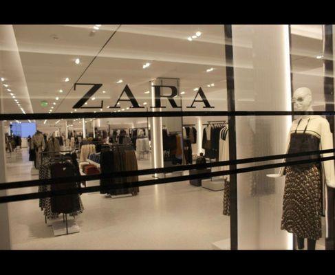 Zara will open its first location in Louisiana at Lakeside Shopping Center on Thursday (Oct. 18) at 10 a.m.