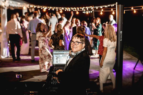 Seattle Wedding DJ Alan Chitlik loves a packed dancefloor.