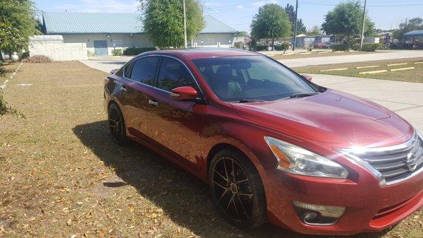 2013 Nissan Altima Leather sunroof Cold A.C. Navigation,  Bose sound system  Heated seats 20 inch rims Back up camera new tires,  $8999.00