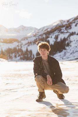 Snowy senior photoshoot in Breckenridge, Colorado