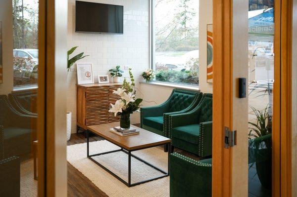 Evergreen Home Loans Bellingham waiting area.