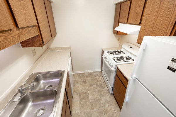 2 Bedroom Kitchen Floorplan at Woodbridge of Castleton Apartments