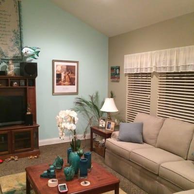 Change colors in Livingroom.