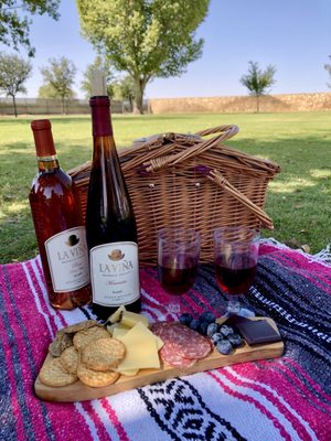 Picnic time, cheers!