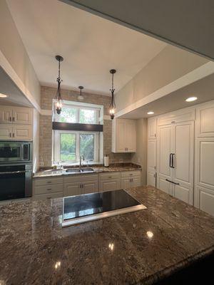 Painted kitchen cabinets on a recent job site.
www.nickslavik.com