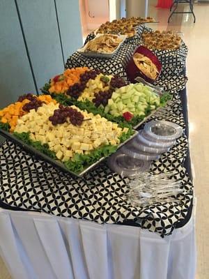 Fruit and veggie table