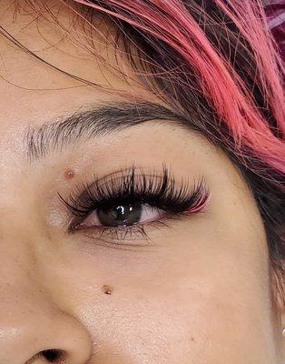 Eyelash extensions with color