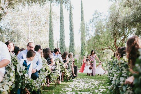 Onsite Ceremony at Hummingbird Nest Ranch
 Photography : @wildwhim
 Catering & Event Rentals: @confettieventsandcatering