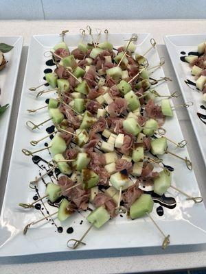 Apple and ham and some very nice bamboo skewers.