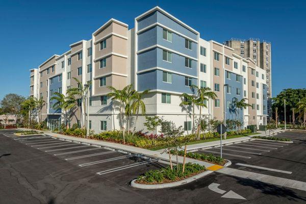 Smathers Plaza I & II Apartments in Miami, FL offering studio, one and two bedroom apartments for rent in Miami.