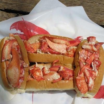 Fresh maine lobster rolls delivered to your door.