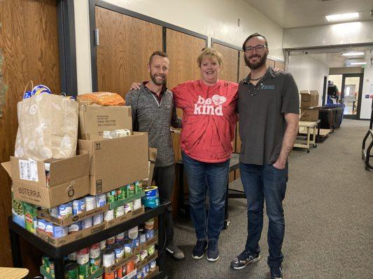 2023 Thanksgiving Food Drive for families at Mission Viejo Elementary school