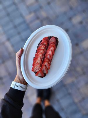 Chocolate Hazelnut Berry Toast