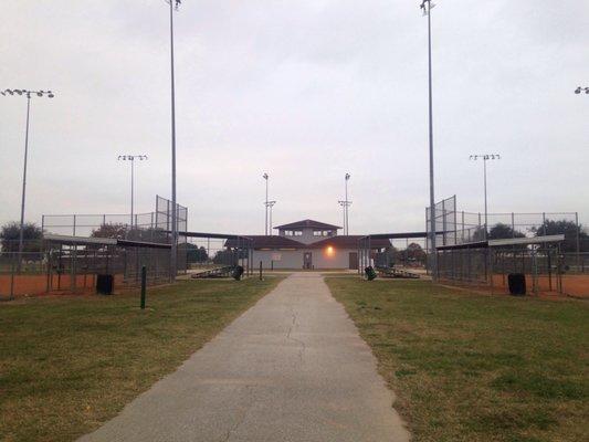 Nice facilities/clubhouse/ bathrooms