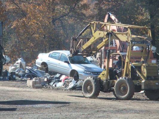 We buy junk cars for cash. Drop off or we can pick up your salvage car in pipersville, Doylestown, and bucks county.