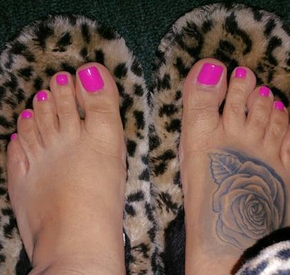 Nice pretty pink toes :)