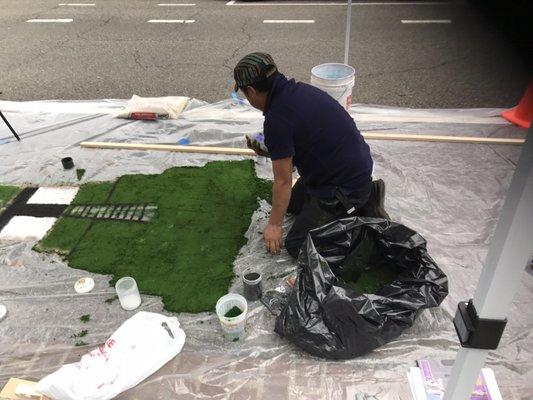 This was at 10:30 a.m. In front of the Embassy, a work in progress (cooled shavings)