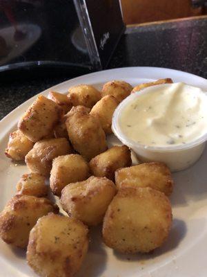 The cheese curds were tasty.