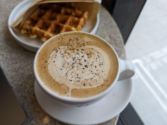 Black cardomom latte with wafel