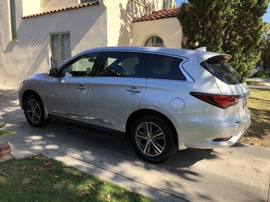 2018 Infiniti QX60 delivered to another happy client!! Contact us today for all your vehicle needs! (800)520-1011