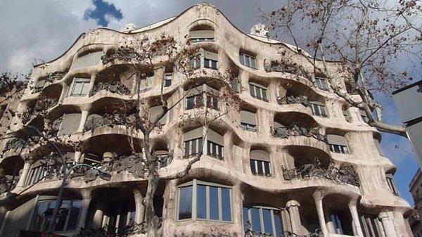 Admire Guadi architecture on our Experience Barcelona tour.