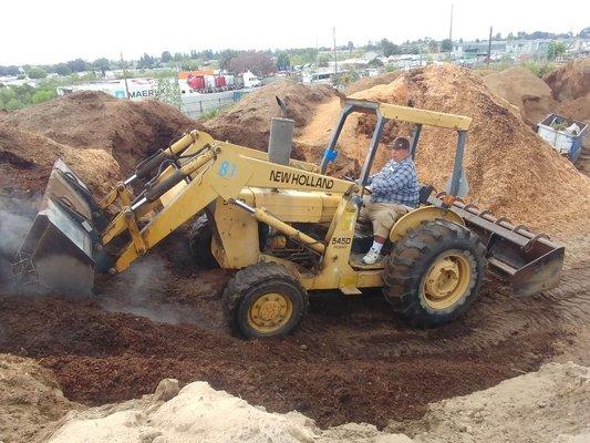 The Jefe moving nearly completed compost to its new home.