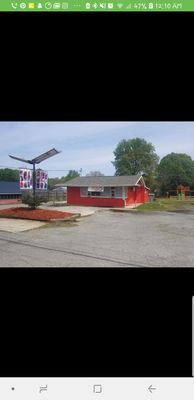 Snow cones out front, hair salon out back.