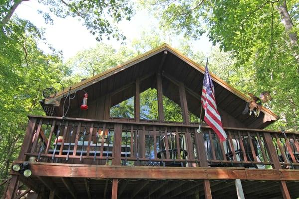 This beautiful A-Frame is near the dam on Nolin, and has been used to sleep as many as 12 people!...