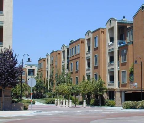 Bridgepointe Condominiums - San Mateo, CA - Mixed-use development (completed 1999)